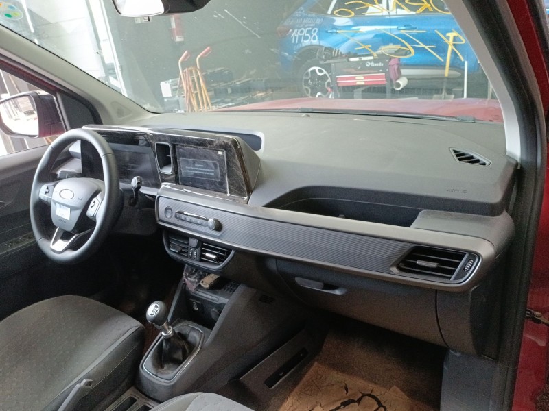 ford tourneo combi v769 del año 2024