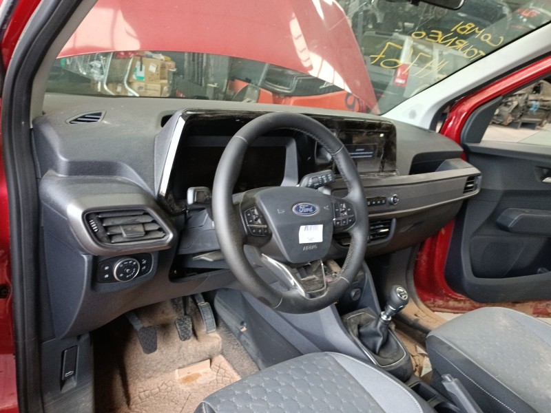 ford tourneo combi v769 del año 2024