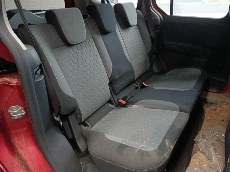 ford tourneo combi v769 del año 2024