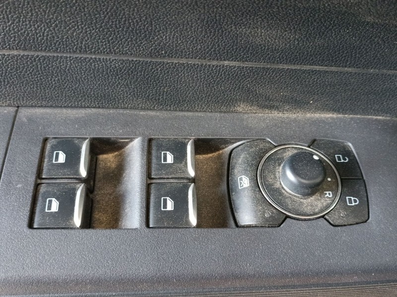 Recambio de mando elevalunas delantero izquierdo para ford tourneo combi v769 referencia OEM IAM   