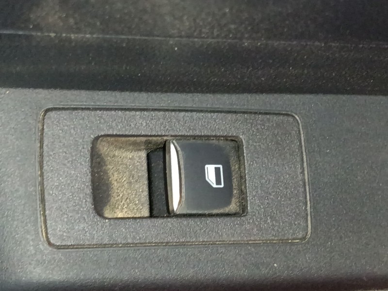 Recambio de mando elevalunas trasero derecho para ford tourneo combi v769 referencia OEM IAM   