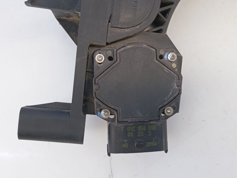 Recambio de pedal acelerador para iveco daily caja abierta 2.3 diesel cat referencia OEM IAM 0281002359  E1-B3