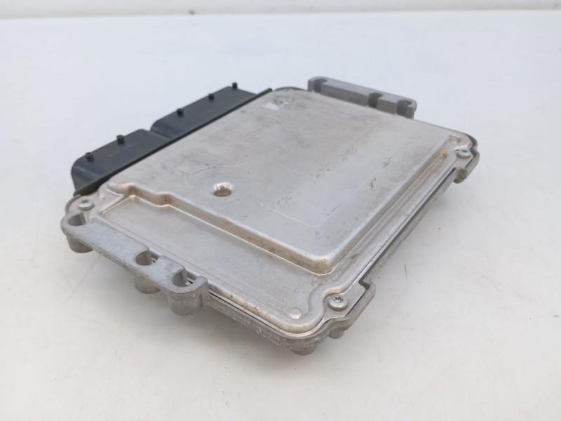 Recambio de centralita motor uce para hyundai ix35 (lm, el, elh) 1.7 crdi referencia OEM IAM 391202A000 0281017696 
