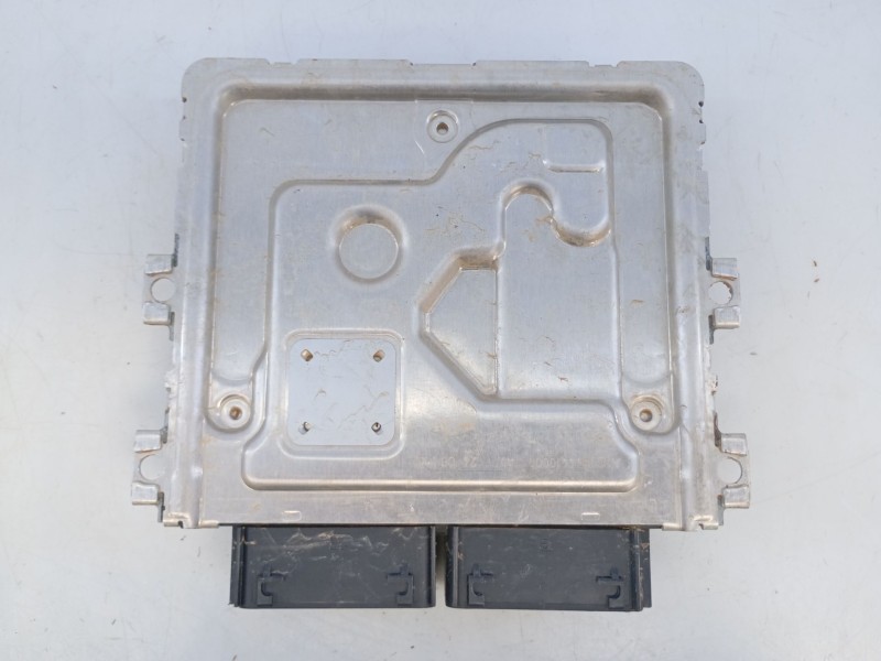 Recambio de centralita motor uce para ford tourneo combi v769 referencia OEM IAM R2X112A650AC  