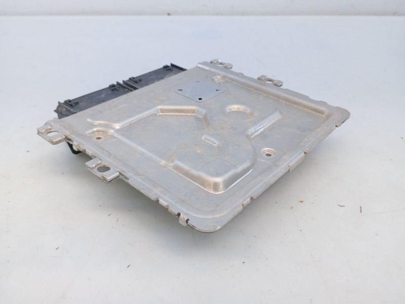 Recambio de centralita motor uce para ford tourneo combi v769 referencia OEM IAM R2X112A650AC  