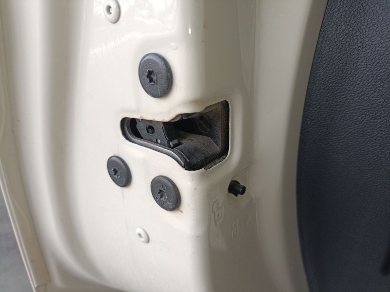 Recambio de cerradura puerta trasera izquierda para renault captur i (j5_, h5_) 1.5 dci 90 referencia OEM IAM   