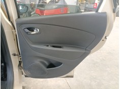 GUARNECIDO PUERTA TRASERA DERECHA 