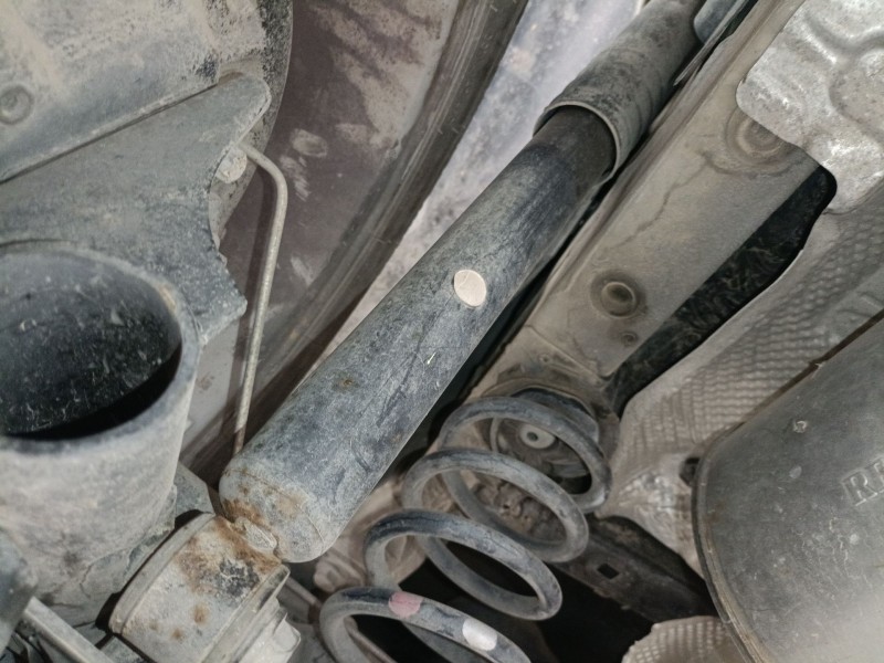Recambio de amortiguador trasero izquierdo para renault captur i (j5_, h5_) 1.5 dci 90 referencia OEM IAM   