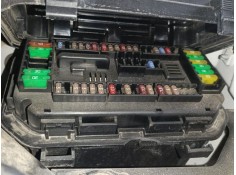 CAJA RELES / FUSIBLES 