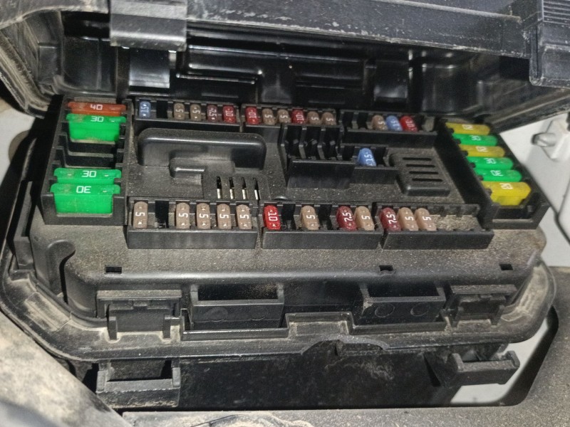 Recambio de caja reles / fusibles para bmw 1 (f20) 116 d referencia OEM IAM   