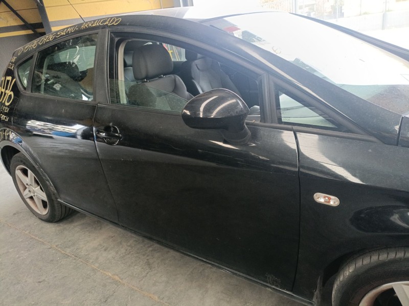 Recambio de puerta delantera derecha para seat leon (1p1) 1.9 tdi referencia OEM IAM   