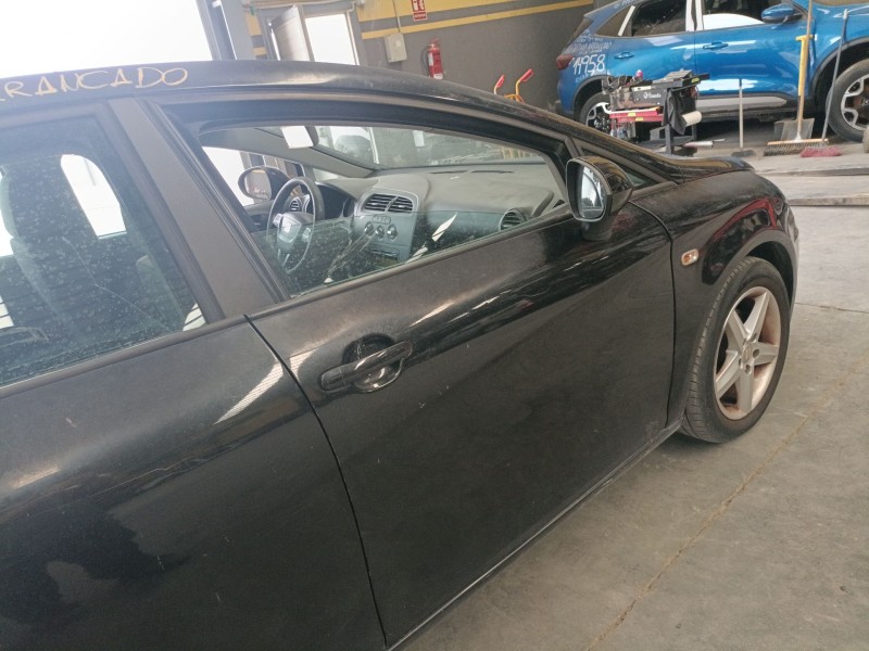 Recambio de puerta delantera derecha para seat leon (1p1) 1.9 tdi referencia OEM IAM   