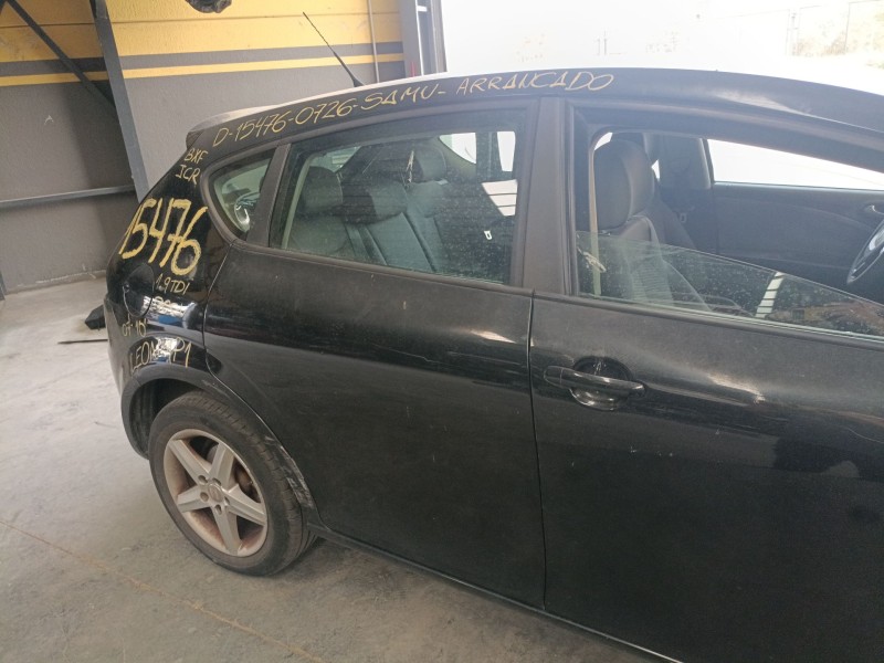 Recambio de puerta trasera derecha para seat leon (1p1) 1.9 tdi referencia OEM IAM   