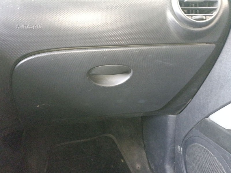 Recambio de guantera para seat leon (1p1) 1.9 tdi referencia OEM IAM   