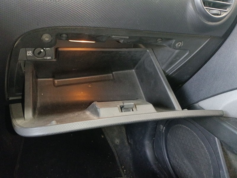 Recambio de guantera para seat leon (1p1) 1.9 tdi referencia OEM IAM   