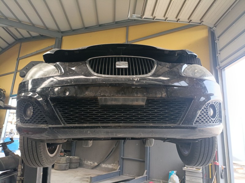 Recambio de paragolpes delantero para seat leon (1p1) 1.9 tdi referencia OEM IAM   