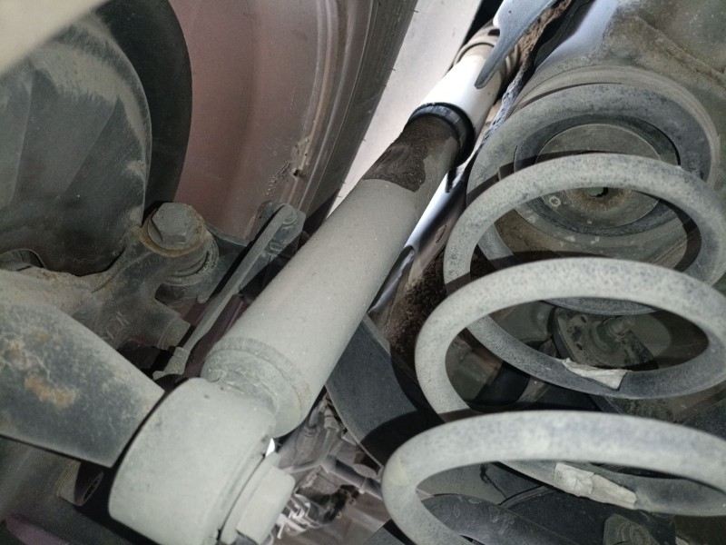 Recambio de amortiguador trasero izquierdo para seat leon (1p1) 1.9 tdi referencia OEM IAM   