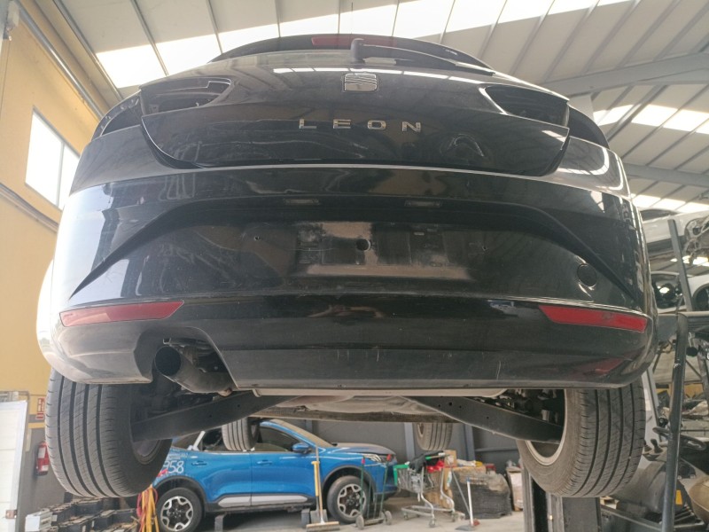 Recambio de paragolpes trasero para seat leon (1p1) 1.9 tdi referencia OEM IAM   