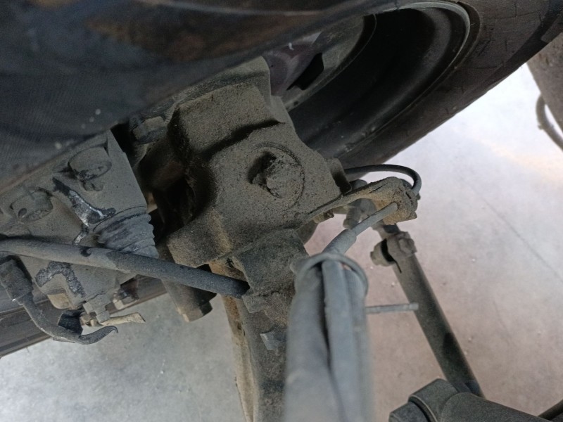 Recambio de mangueta delantera derecha para renault trucks referencia OEM IAM   