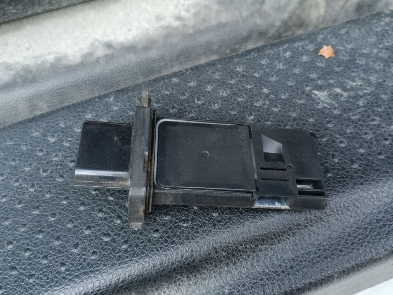 Recambio de caudalimetro para renault trucks referencia OEM IAM 226807S00B  