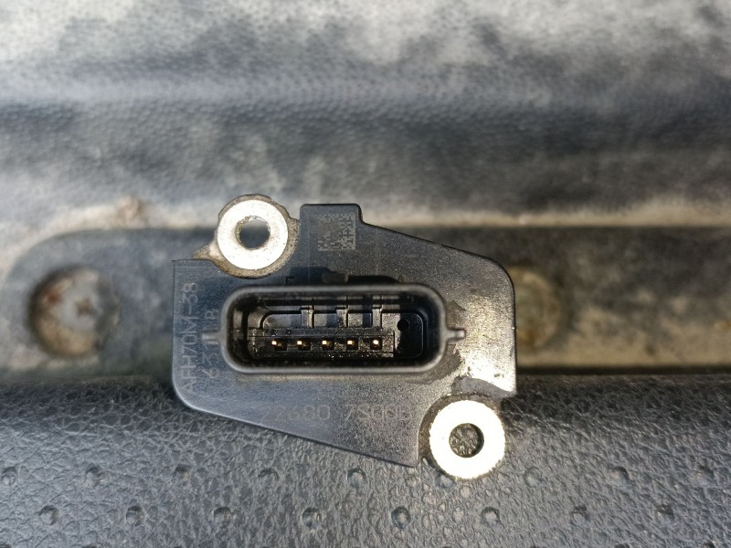 Recambio de caudalimetro para renault trucks referencia OEM IAM 226807S00B  
