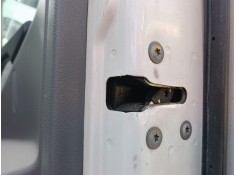 Recambio de cerradura puerta delantera derecha para renault trucks referencia OEM IAM   