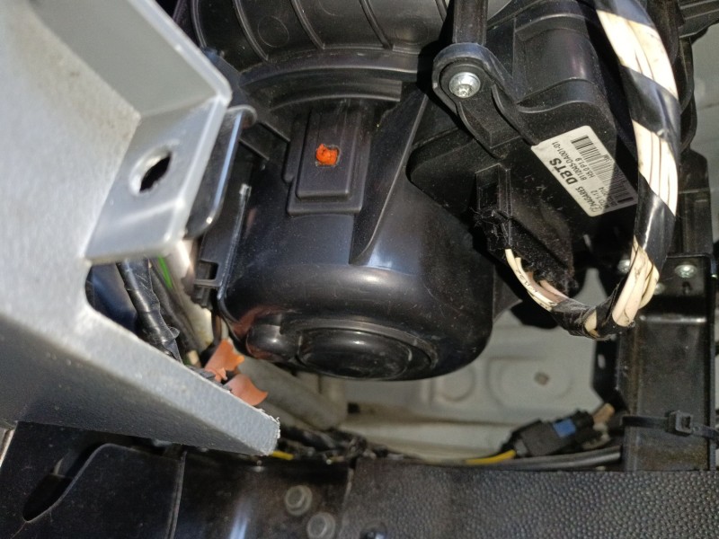 Recambio de ventilador calefaccion para renault trucks referencia OEM IAM 8112045  