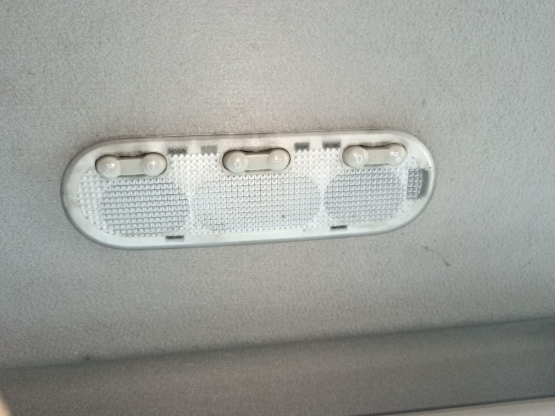 Recambio de luz interior para renault trucks referencia OEM IAM   