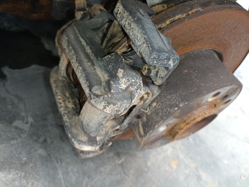 Recambio de pinza freno delantera derecha para bmw 1 (f20) 116 d referencia OEM IAM   