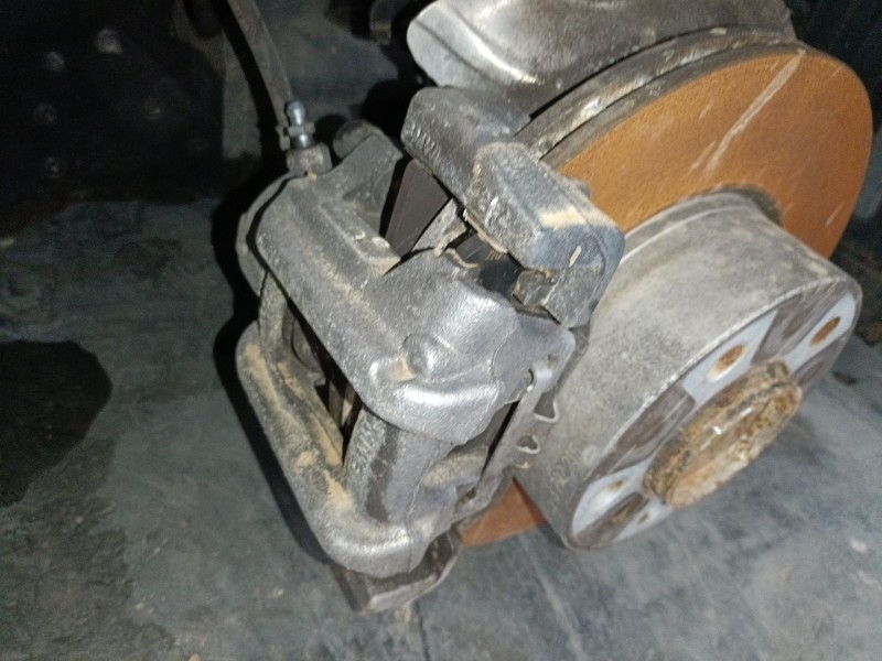 Recambio de pinza freno delantera derecha para bmw 1 (f20) 118 d referencia OEM IAM   
