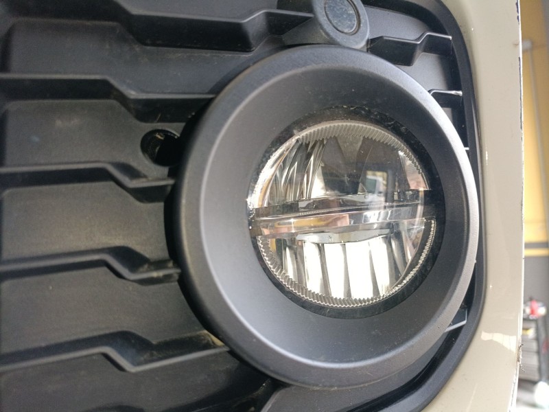Recambio de faro antiniebla izquierdo para bmw 1 (f20) 118 d referencia OEM IAM   