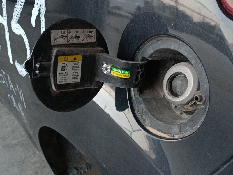 Recambio de tapa exterior combustible para ford fiesta vi (cb1, ccn) 1.25 referencia OEM IAM   