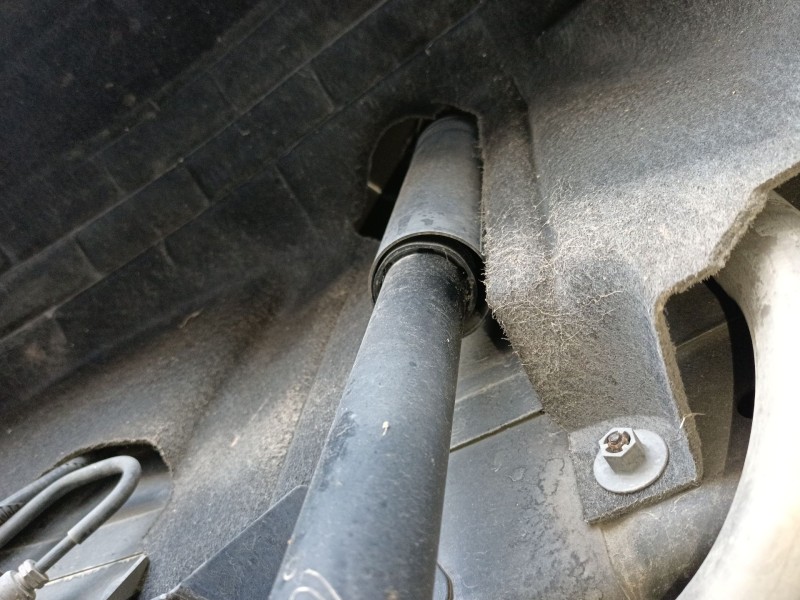 Recambio de amortiguador trasero izquierdo para ford fiesta vi (cb1, ccn) 1.25 referencia OEM IAM   
