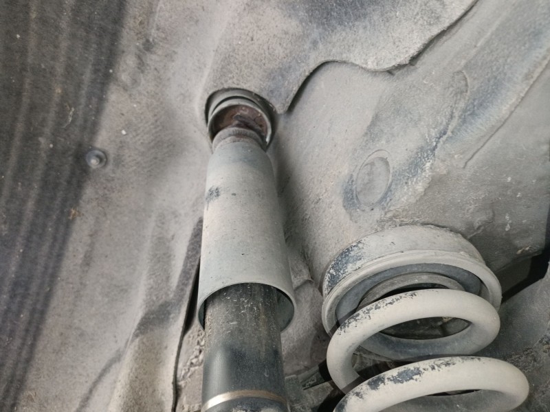 Recambio de amortiguador trasero izquierdo para bmw 3 (e90) 320 d referencia OEM IAM   
