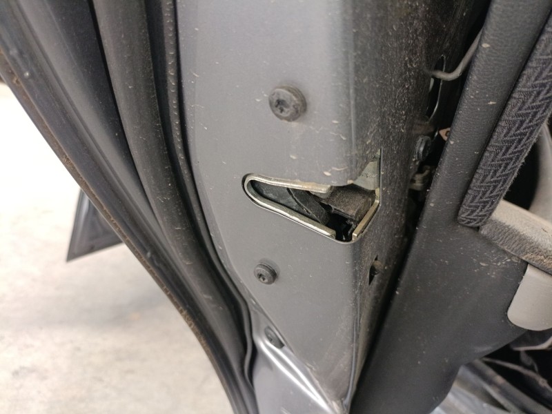 Recambio de cerradura puerta trasera izquierda para bmw 3 (e90) 318 i referencia OEM IAM   