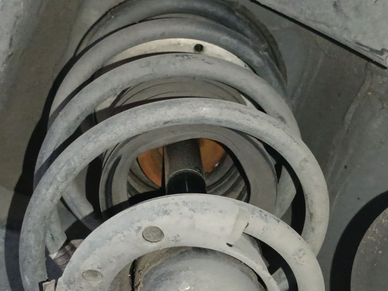 Recambio de amortiguador delantero derecho para bmw 3 (e90) 318 i referencia OEM IAM   