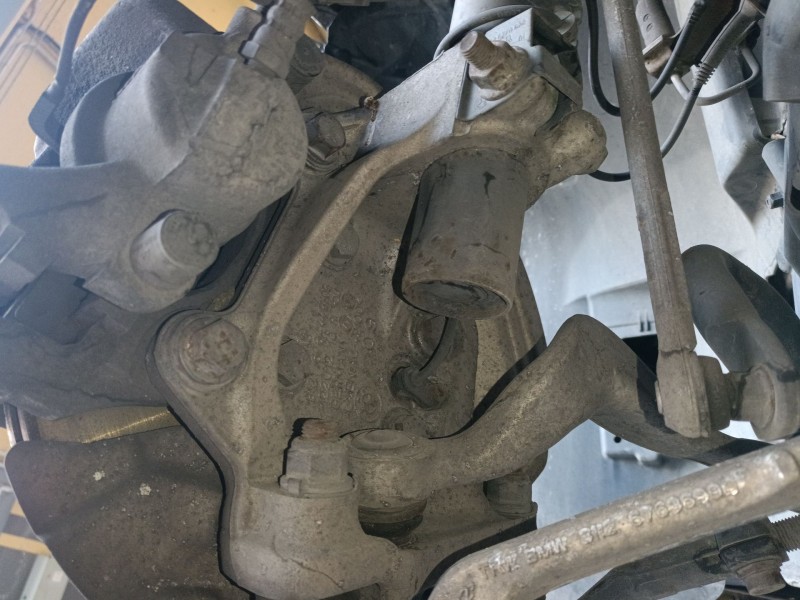 Recambio de mangueta delantera izquierda para bmw 3 (e90) 318 i referencia OEM IAM   