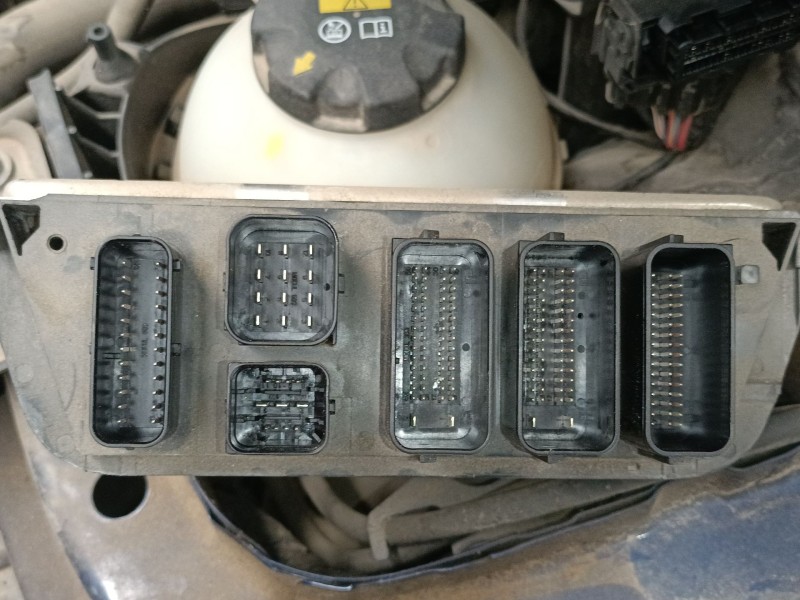 Recambio de centralita motor uce para bmw 3 (f30, f80) 318 i referencia OEM IAM 9424338 0261S20781 