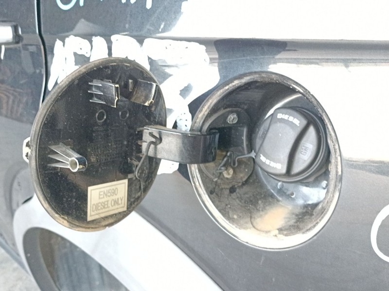 Recambio de tapa exterior combustible para chevrolet captiva (c100, c140) 2.0 d referencia OEM IAM   