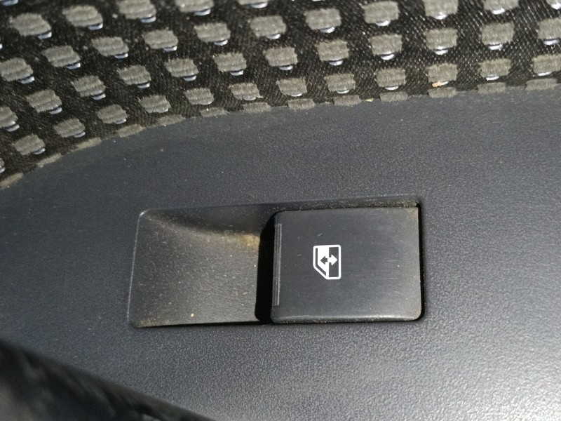 Recambio de mando elevalunas trasero derecho para chevrolet captiva (c100, c140) 2.0 d referencia OEM IAM   