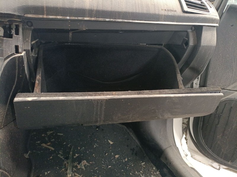 Recambio de guantera para toyota avensis sedán (_t27_) 2.2 d-4d (adt271_) referencia OEM IAM   