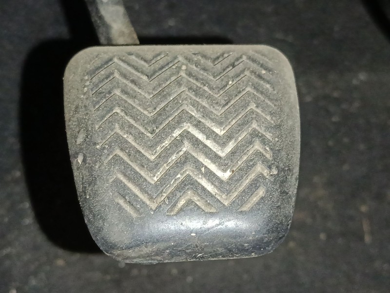 Recambio de pedal embrague para toyota avensis sedán (_t27_) 2.2 d-4d (adt271_) referencia OEM IAM   