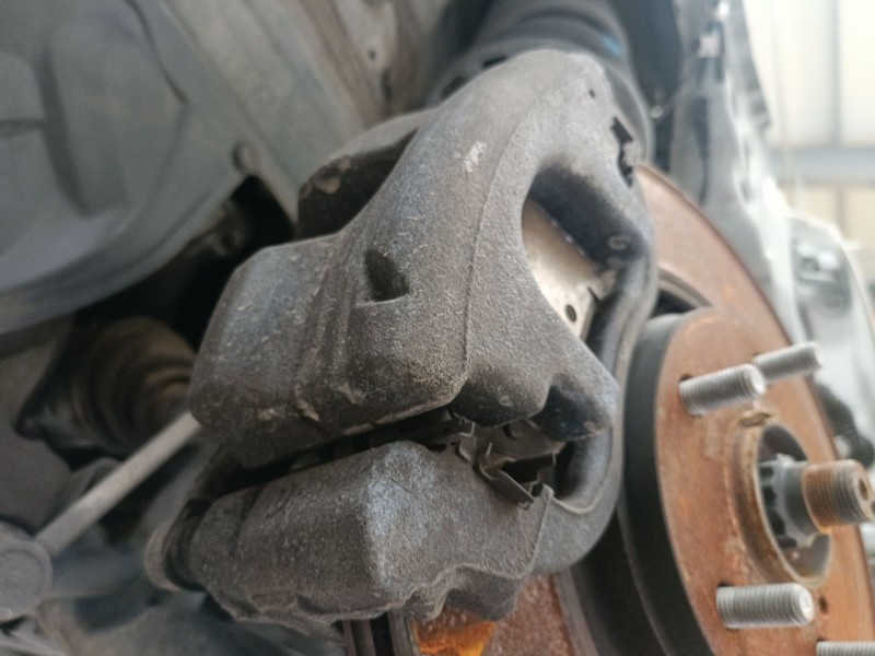 Recambio de pinza freno delantera izquierda para toyota avensis sedán (_t27_) 2.2 d-4d (adt271_) referencia OEM IAM   