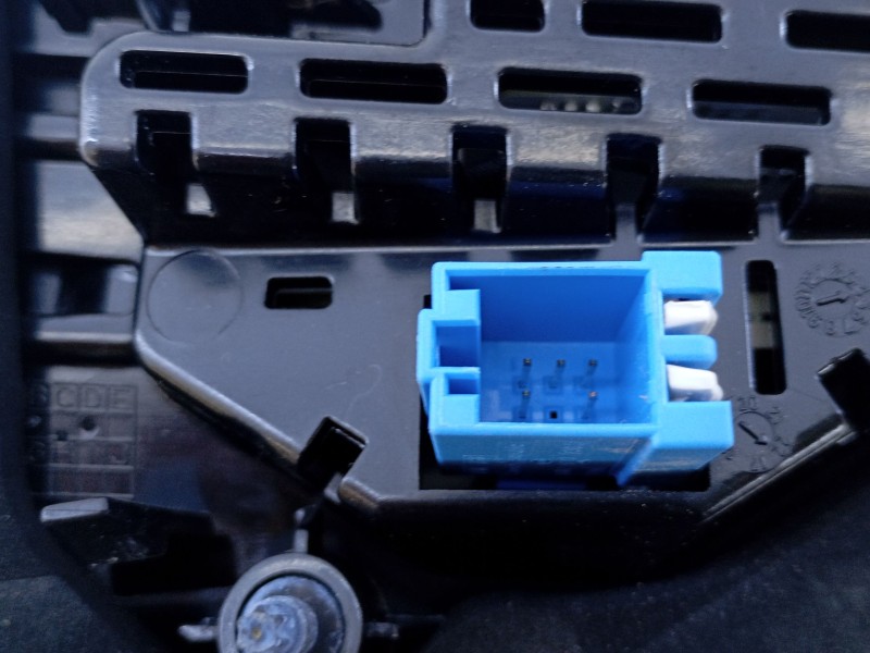 Recambio de piloto trasero derecho porton para audi a1 sportback (gba) 30 tfsi referencia OEM IAM 82A945094B  