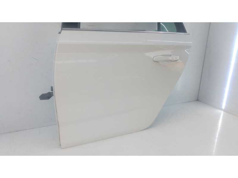 Recambio de puerta trasera izquierda para skoda scala (nw1) 1.0 tsi referencia OEM IAM   E5-B4-6