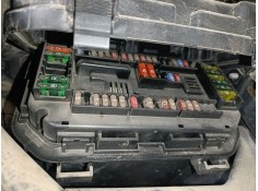 CAJA RELES / FUSIBLES 