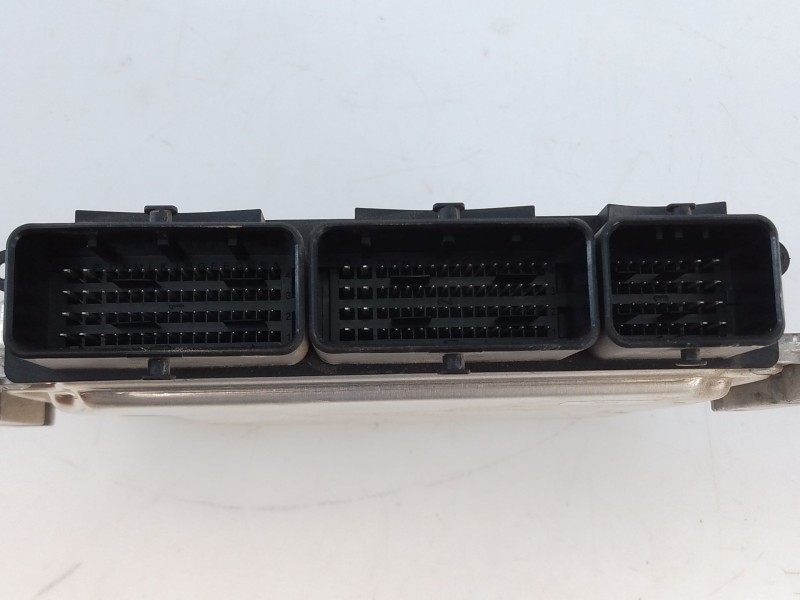 Recambio de centralita motor uce para renault trafic iii autobús (jg_) 1.6 dci 95 (jgmr, jgmj) referencia OEM IAM 237106626R 028