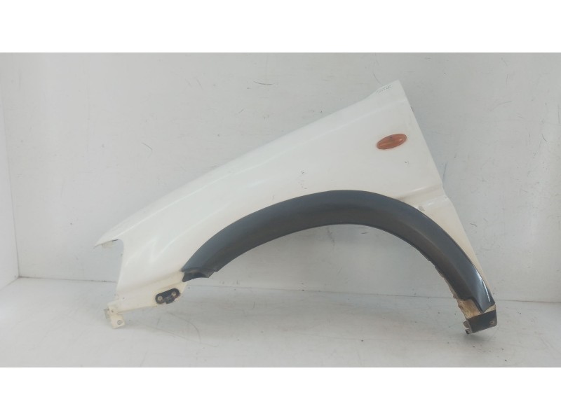 Recambio de aleta delantera izquierda para nissan terrano ii (r20) 2.7 tdi 4wd referencia OEM IAM   E4-B3-11