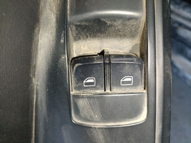Recambio de mando elevalunas delantero izquierdo para audi a5 (8t3) 3.0 tdi quattro referencia OEM IAM   
