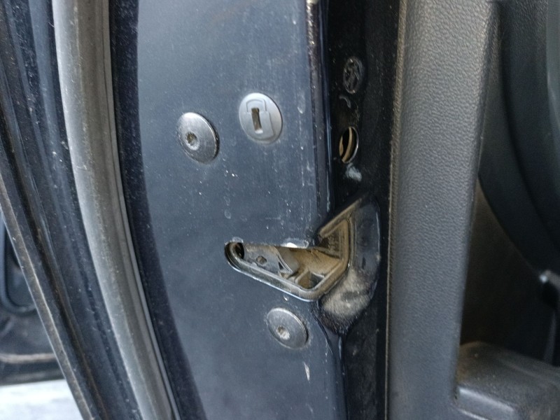 Recambio de cerradura puerta trasera izquierda para volkswagen passat b8 variant (3g5, cb5) 1.6 tdi referencia OEM IAM   